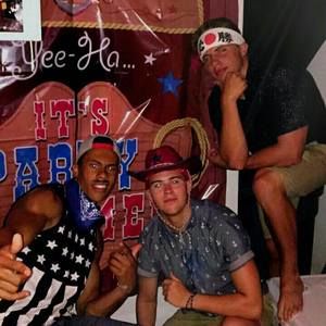 Meet your Posher, Jonny